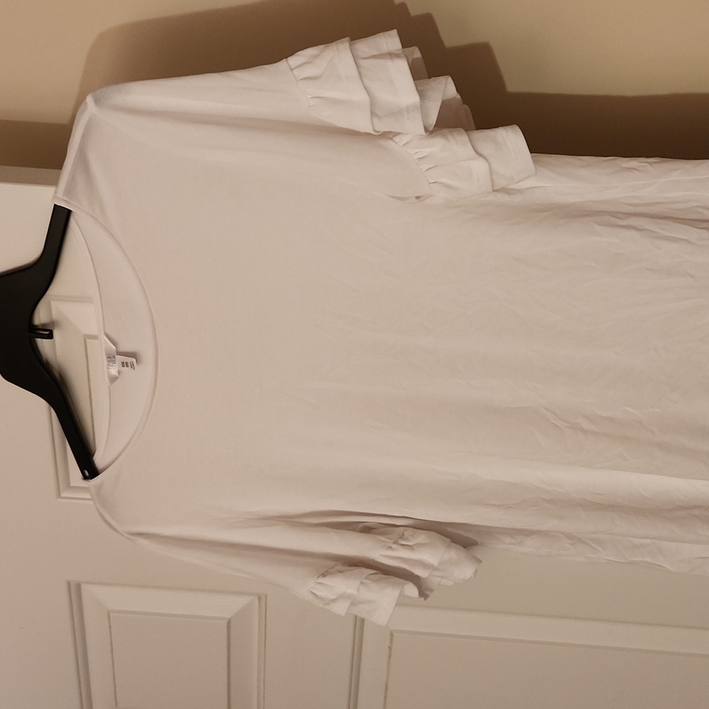 Women's white ruffle sleeve t-shirt.  Size 20 (XXL)